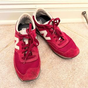 New Balance 620/ Dark Red/ Size 8.5